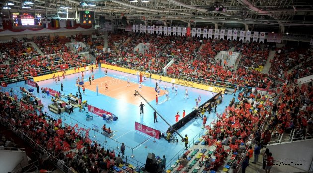 İzmir voleybola doyacak