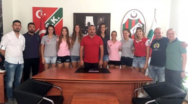 Karşıyaka’da 7 imza