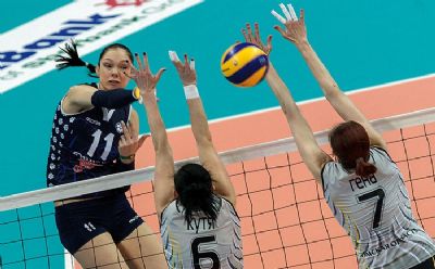 Dinamo Kazan takipcisi Omsk'u 3-0 yendi..