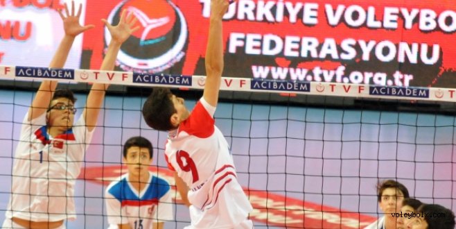 Küçükler (kız-erkek) final müsabakaları başladı