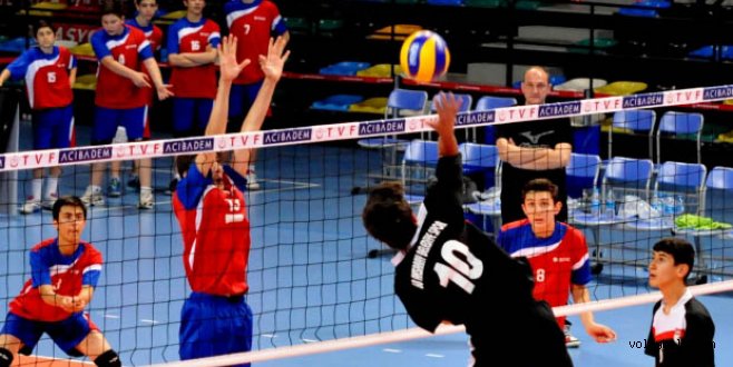 Küçükler (kız-erkek) final müsabakalarında çeyrek finale çıkan takımlar belli oldu