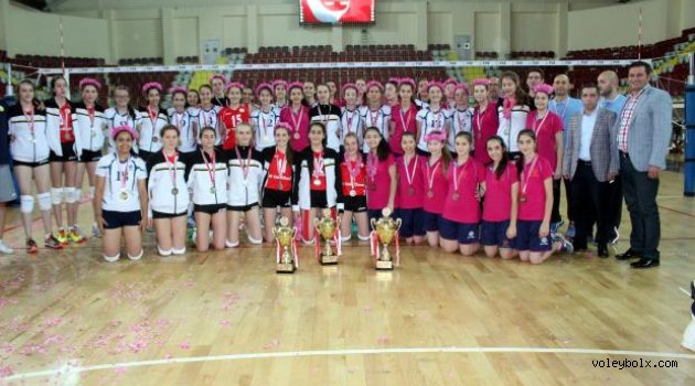 Küçükler (kız-erkek) Final müsabakalarında şampiyonlar belli oldu