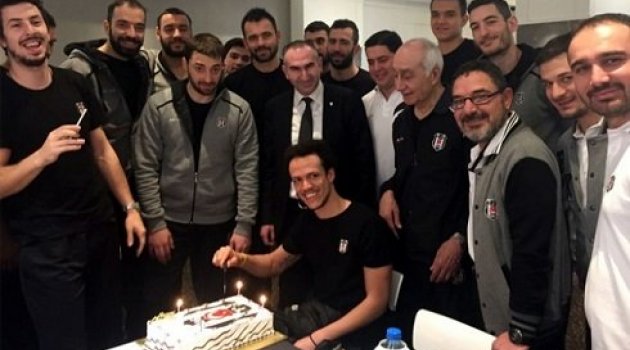 Leandro, Beşiktaş'ta kaldı...