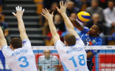 MEVZA'da lider ACH Volley kaybetti