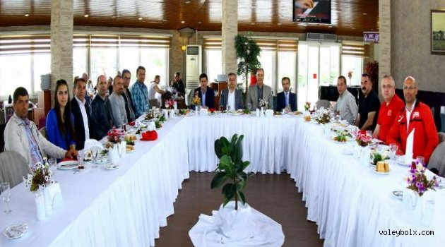Mutlugil, Samsun’da Yöneticiler ve Kulüp Temsilcileriyle Bir Araya Geldi
