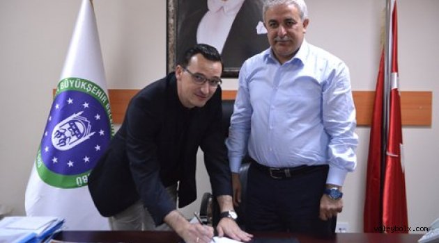 Nesic resmi imzayı attı