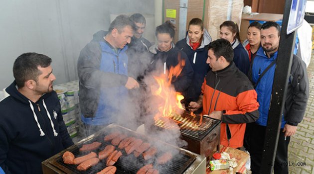 Nilüfer Bld.’de sucuk ekmek keyfi