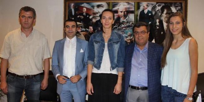Nilüfer'den 2 imza birden