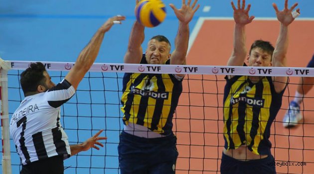 Olaylı derbide Beşiktaş, Fenerbahçe'yi devirdi: 3-1