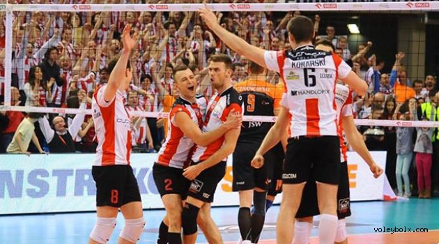 Polonya'da ilk finalist Asseco Resovia Rzeszow!..