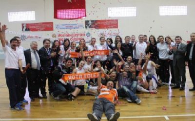 Rota Koleji Play Off'a kalmayı başardı