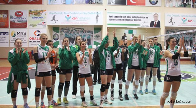Salihli Bld. 17'de 17 yaptı, 1. sırayı garantiledi...