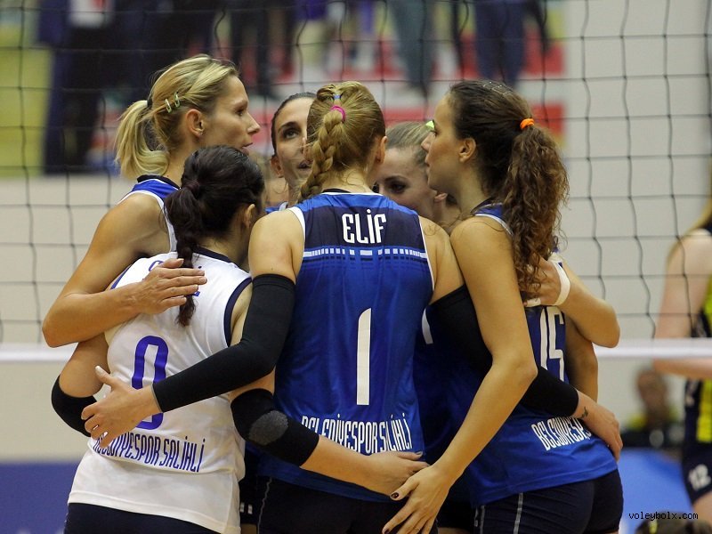 Salihli evinde kazandı: 3-1
