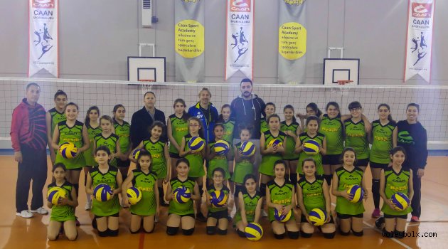 Şampiyon Coach Caan Academy antrenmanına katıldı