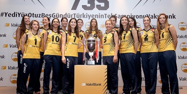 Şampiyon VakıfBank basınla bir araya geldi