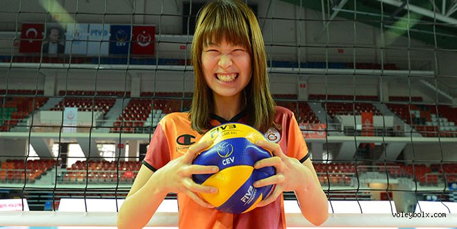 Saori Kimura, Toray Arrows ile anlaştı...