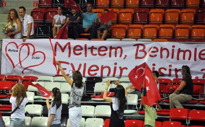 Set arasında evlilik teklifi..
