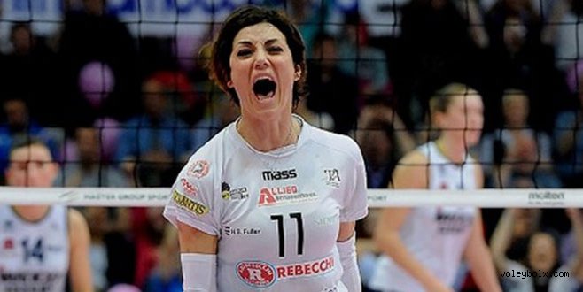 Stefania Sansonna, Novara’da...
