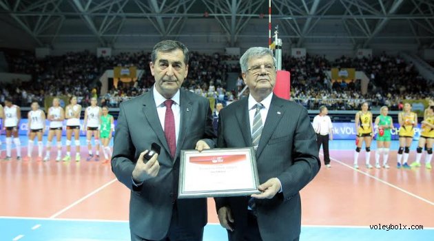 Ümit Sokullu'ya TMOK'den hizmet belgesi verildi...