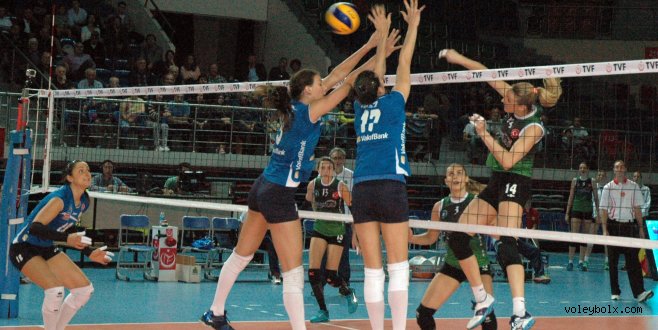 VakıfBank:3 - Bursa Büyükşehir Belediyesi:0 (FOTO)