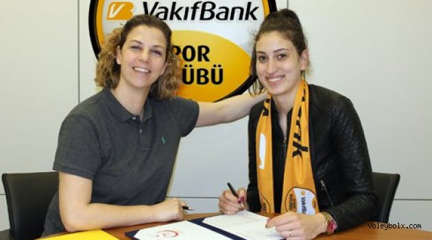 VakıfBank Kübra ile devam ediyor