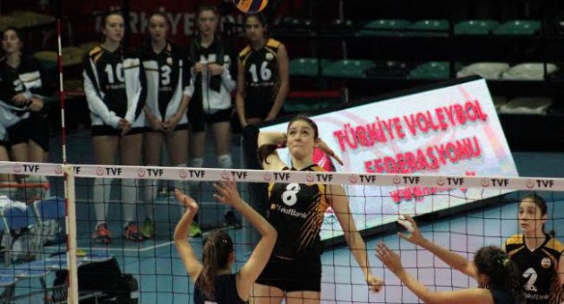 VakıfBank'ın gençleri de zirvede
