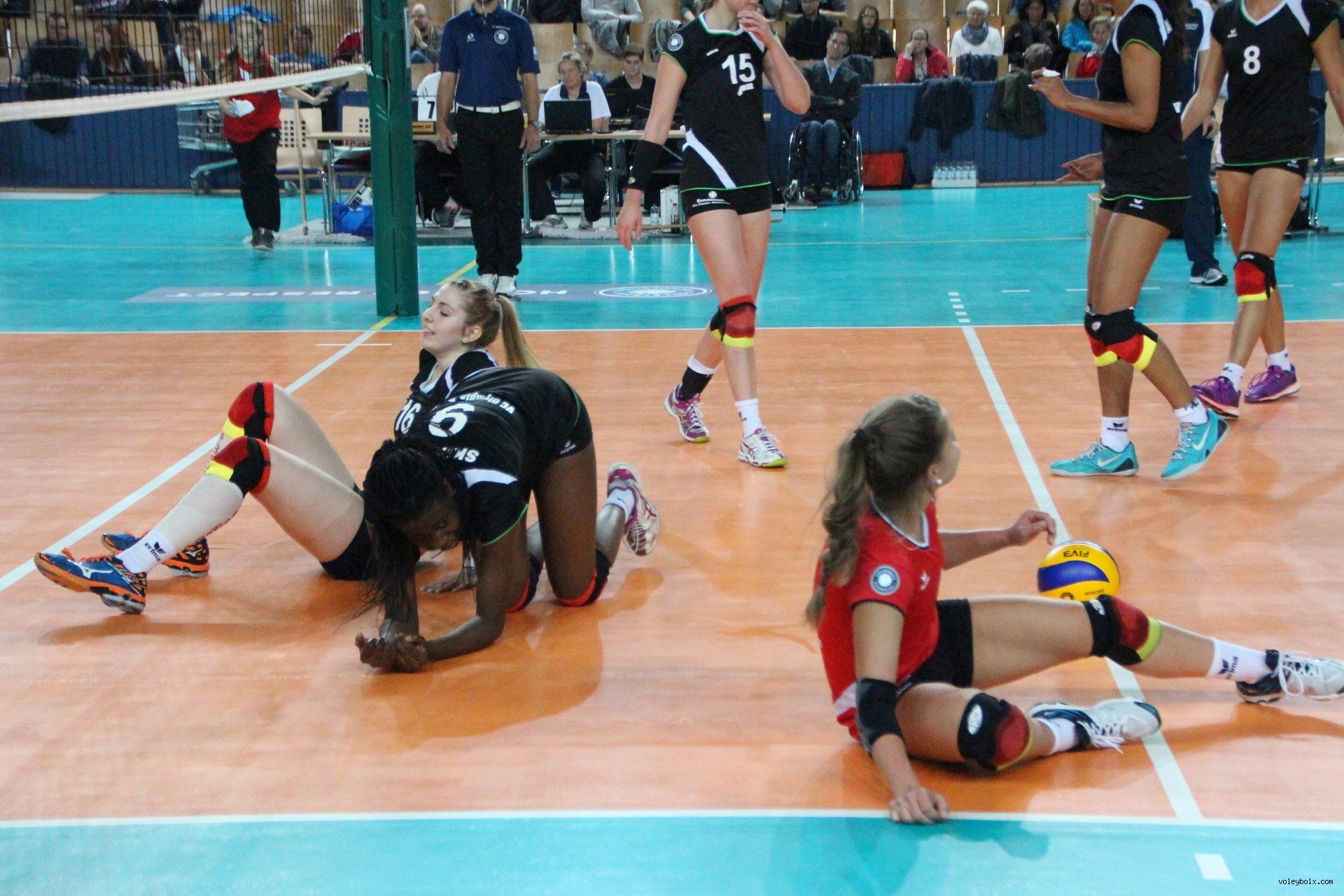 VCO Berlin ligin dibine demir attı...