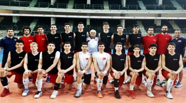 Yarı Final'de ev sahibine 3-0 yenildik