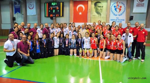 Yıldızlar (kız-erkek) Final müsabakalarında şampiyonlar belli oldu